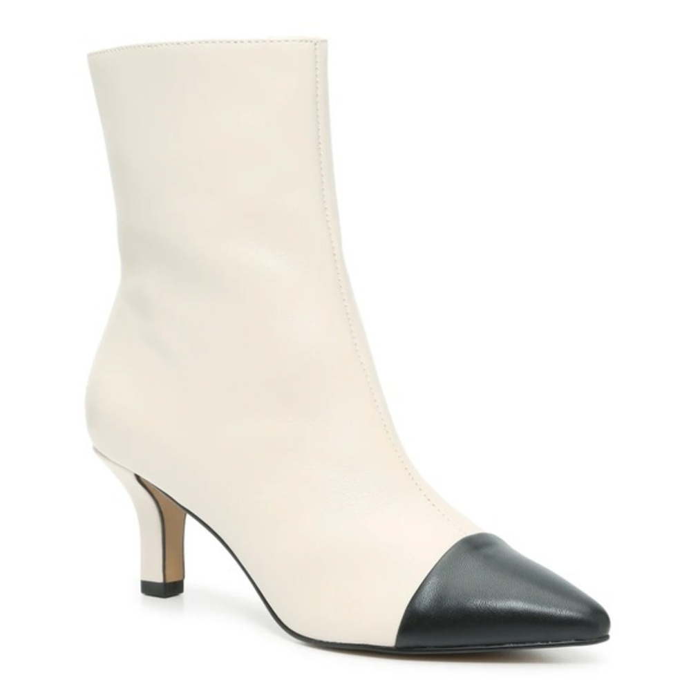 Adrienne Vittadini Pelham Bootie New Size 10